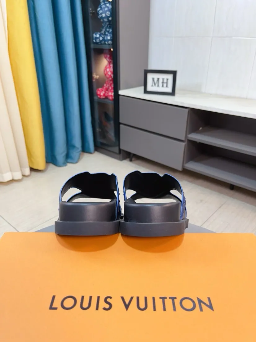 Men's shoes💰300🌹🌹【LV】Multi-color new men's slippers, original top quality version, original special cowhide ostrich embossed➕sheepskin on the inside and sides, non-slip combined sole, more stable walking, more comfortable and lightweight, high-end and generous, size: 38~44